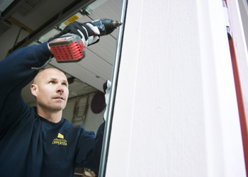 Snickare av Garageportar i Göteborg AB – projekt 3